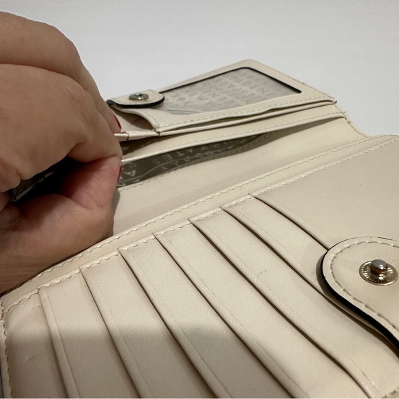 Authentic Kate Spade Wallet - Picture 5 of 8